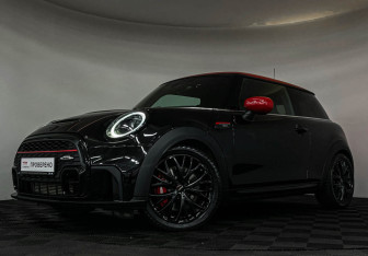 Подержанный автомобиль MINI Hatch 2021 года (17 фото)