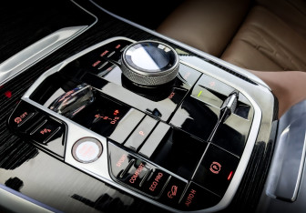 Подержанный автомобиль BMW X5 2024 года (29 фото)