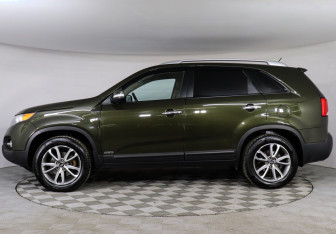 Подержанный автомобиль Kia Sorento 2009 года (8 фото)