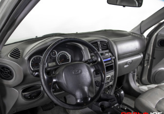 Подержанный автомобиль Hyundai Santa Fe 2008 года (18 фото)