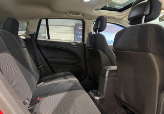Подержанный автомобиль Dodge Caliber 2010 года (10 фото)