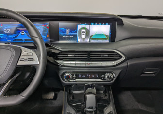 Новый FAW Bestune T77 2024 (11 фото)