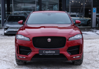 Подержанный автомобиль Jaguar F-Pace 2017 года (2 фото)