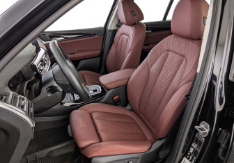 Подержанный автомобиль BMW X3 2024 года (20 фото)