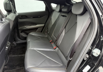 Подержанный автомобиль Changan UNI-V 2023 года (11 фото)