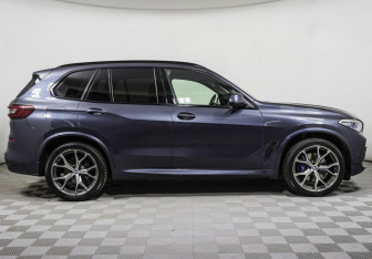 Подержанный автомобиль BMW X5 2021 года (4 фото)