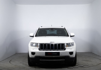 Подержанный автомобиль Jeep Grand Cherokee 2012 года (2 фото)