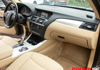 Подержанный автомобиль BMW X3 2012 года (7 фото)