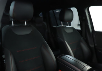 Подержанный автомобиль Mercedes-Benz GLB 2020 года (16 фото)