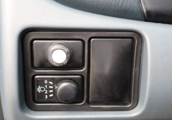 Подержанный автомобиль Nissan Almera Classic 2007 года (12 фото)