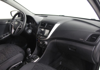 Подержанный автомобиль Hyundai Solaris Sedan 2015 года (5 фото)