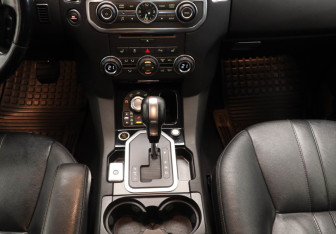 Подержанный автомобиль Land Rover Discovery 2012 года (9 фото)