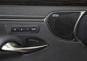 Подержанный автомобиль Lexus ES 2019 года (9 фото)