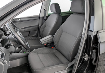 Подержанный автомобиль Skoda Rapid Liftback 2021 года (20 фото)