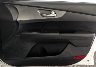 Подержанный автомобиль Kia Cerato Sedan 2019 года (25 фото)