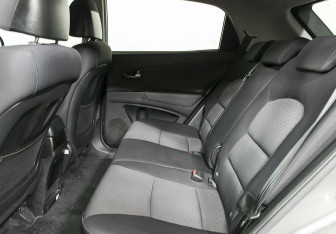 Подержанный автомобиль SsangYong Actyon 2012 года (15 фото)