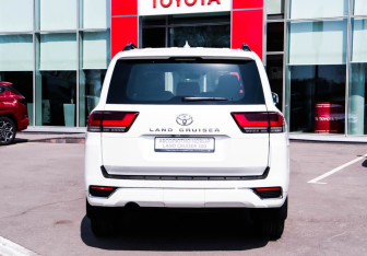 Новый Toyota Land Cruiser Suv 2025 (6 фото)