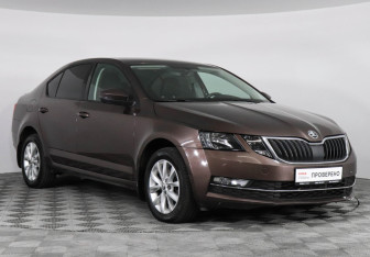 Подержанный автомобиль Skoda Octavia Liftback 2017 года (3 фото)