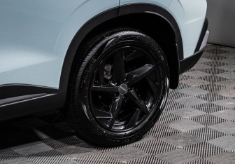 Подержанный автомобиль Omoda C5 2024 года (15 фото)