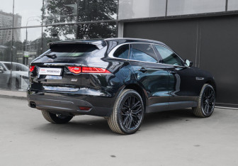 Подержанный автомобиль Jaguar F-Pace 2019 года (4 фото)