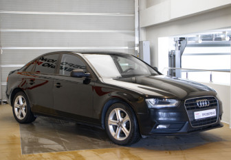 Подержанный автомобиль Audi A4 Sedan 2014 года (3 фото)