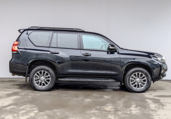 Подержанный автомобиль Toyota Land Cruiser Prado 2021 года (4 фото)