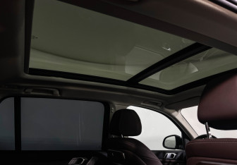 Подержанный автомобиль BMW X5 2025 года (16 фото)