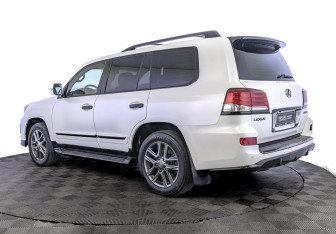 Подержанный автомобиль Lexus LX 2014 года (7 фото)
