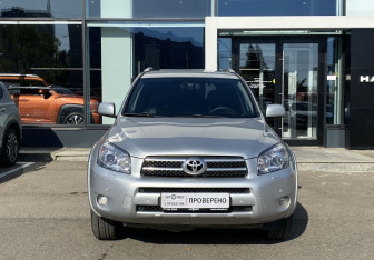 Подержанный автомобиль Toyota RAV4 2008 года (2 фото)