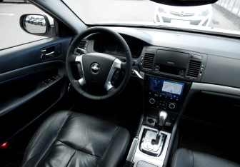 Подержанный автомобиль Chevrolet Epica 2011 года (7 фото)