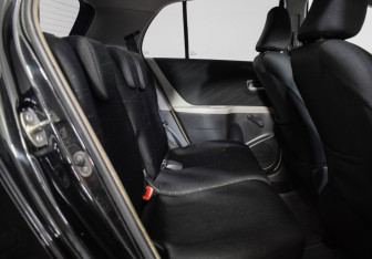 Подержанный автомобиль Toyota Yaris Hatchback 2008 года (9 фото)