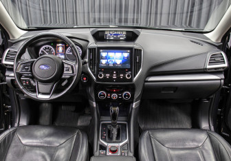 Подержанный автомобиль Subaru Forester Suv 2019 года (14 фото)