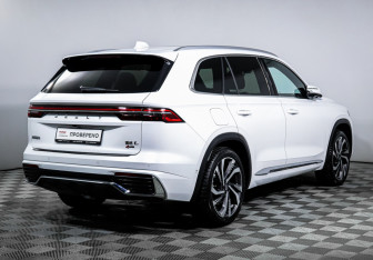 Подержанный автомобиль Geely Monjaro 2024 года (5 фото)