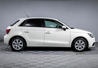 Подержанный автомобиль Audi A1 2013 года (4 фото)