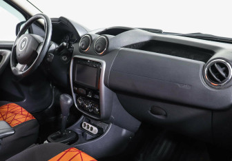 Подержанный автомобиль Renault Duster 2013 года (6 фото)