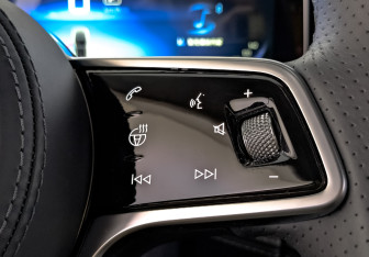 Подержанный автомобиль Hongqi H9 2021 года (30 фото)