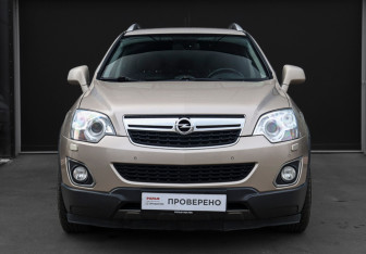 Подержанный автомобиль Opel Antara 2013 года (2 фото)