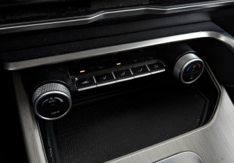 Подержанный автомобиль Geely Coolray 2022 года (20 фото)