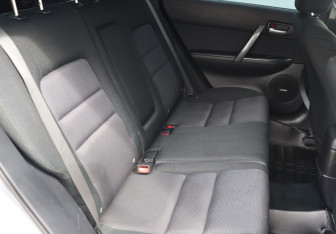 Подержанный автомобиль Mazda 6 Wagon 2005 года (21 фото)