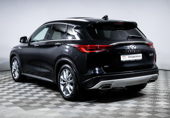 Подержанный автомобиль Infiniti QX50 2018 года (7 фото)