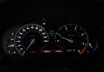 Подержанный автомобиль BMW X3 2019 года (16 фото)