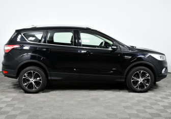 Подержанный автомобиль Ford Kuga 2019 года (4 фото)