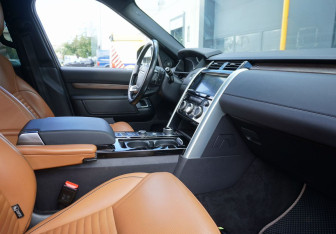 Подержанный автомобиль Land Rover Discovery 2019 года (12 фото)
