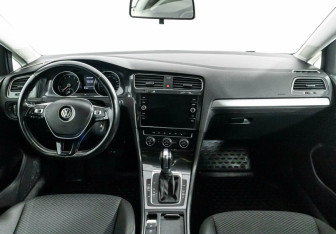 Подержанный автомобиль Volkswagen Golf Hatchback 2018 года (6 фото)