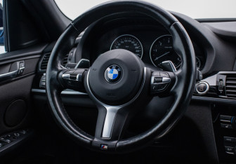 Подержанный автомобиль BMW X4 2018 года (15 фото)