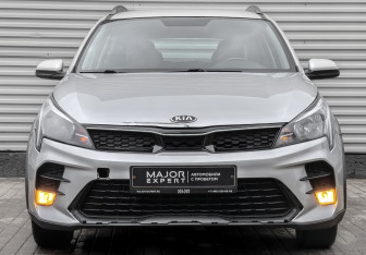 Подержанный автомобиль Kia Rio Hatchback 2021 года (2 фото)