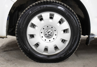 Подержанный автомобиль Volkswagen Caravelle 2012 года (22 фото)