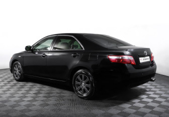 Подержанный автомобиль Toyota Camry Sedan 2008 года (7 фото)