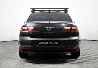 Подержанный автомобиль Volkswagen Passat Sedan 2020 года (6 фото)