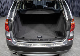 Подержанный автомобиль BMW X3 2013 года (10 фото)